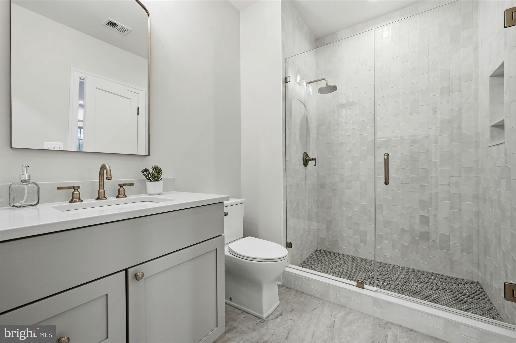 RED HILL - Residential