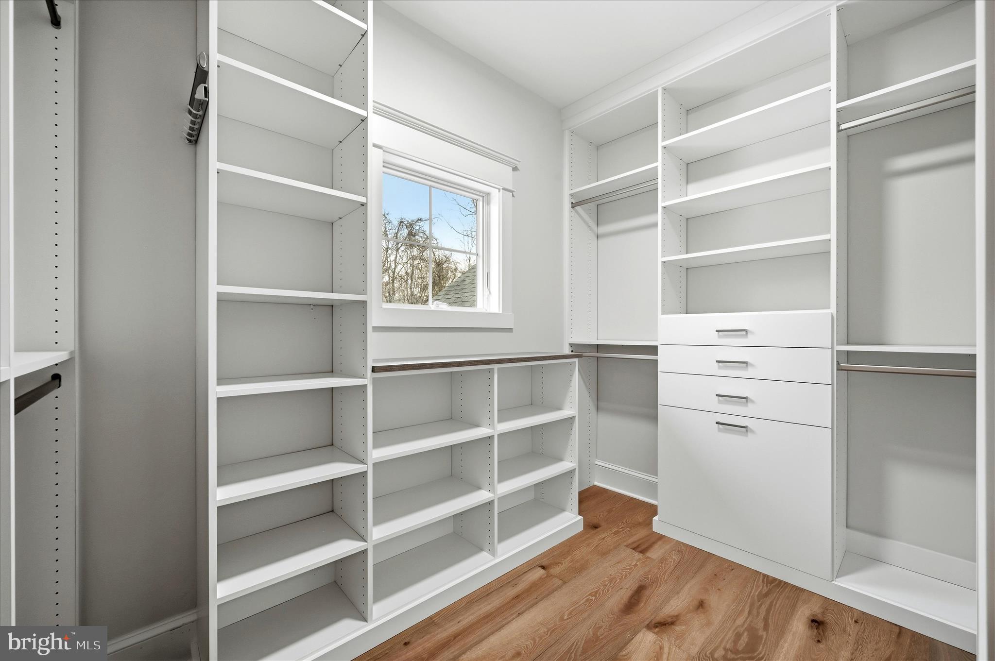 RED HILL - Residential