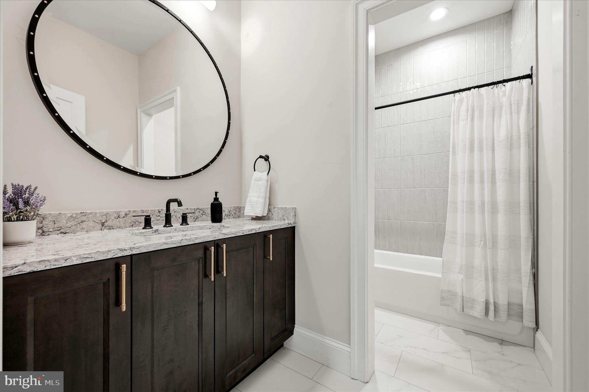 RED HILL - Residential