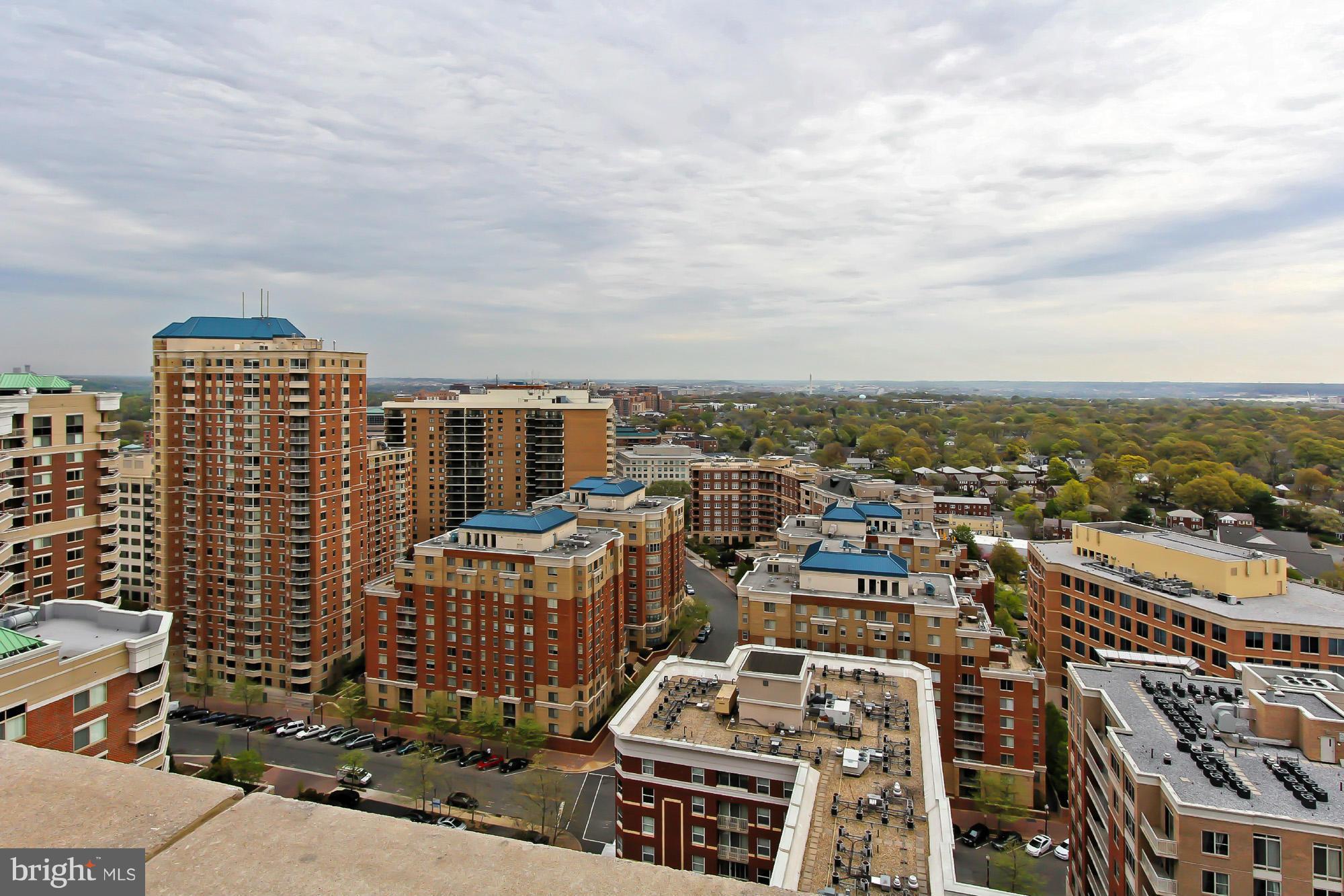 LIBERTY CENTER - Residential Lease