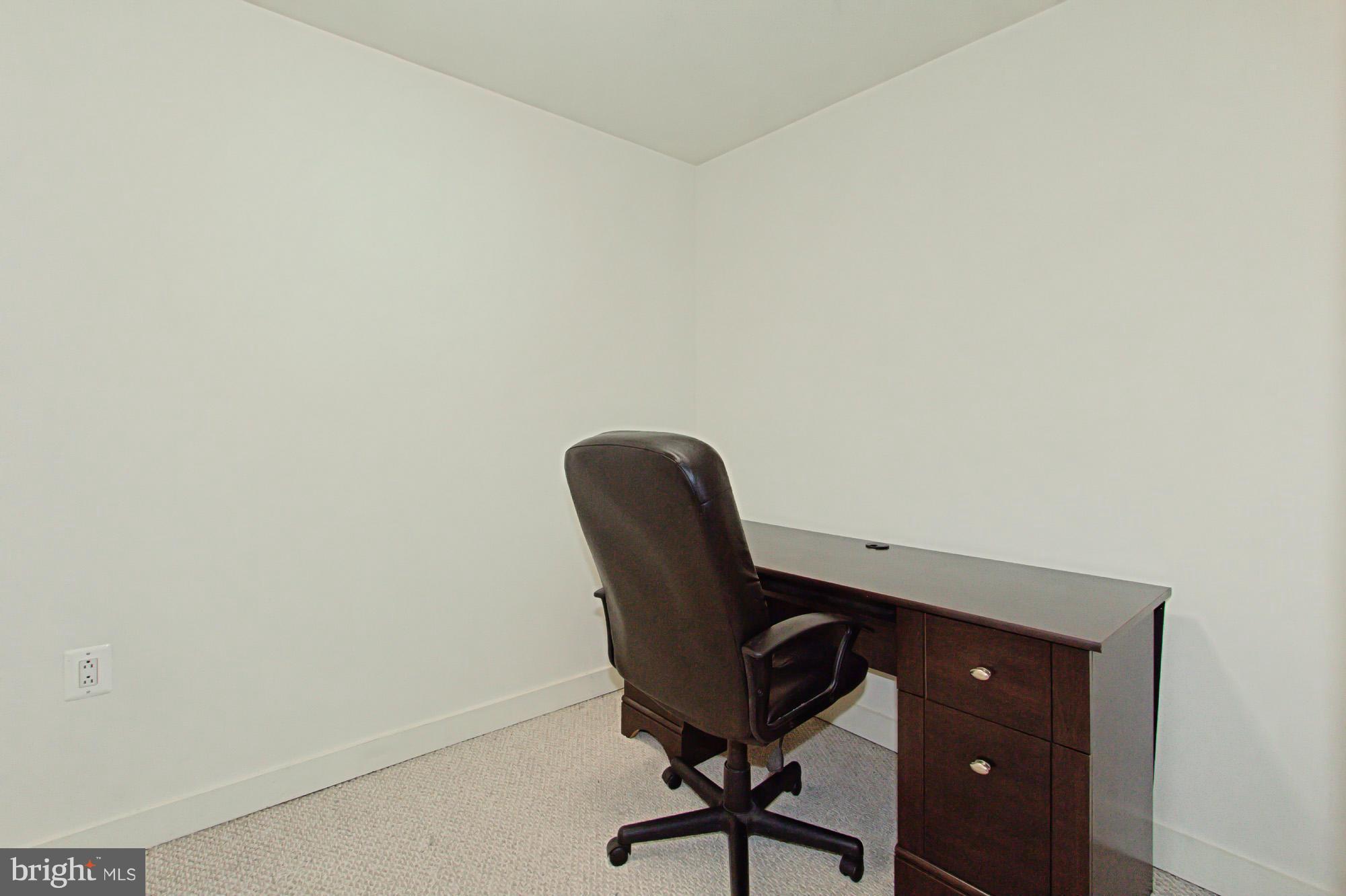 LIBERTY CENTER - Residential Lease