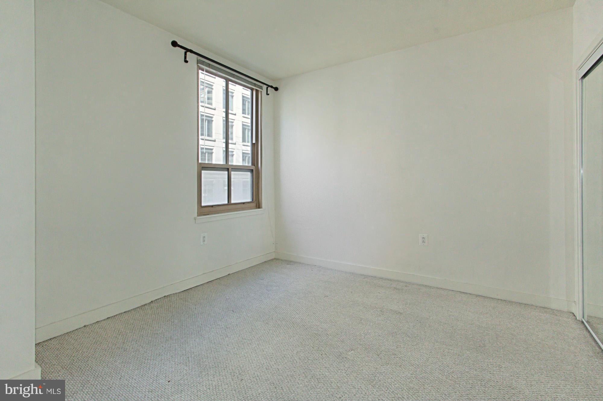 LIBERTY CENTER - Residential Lease