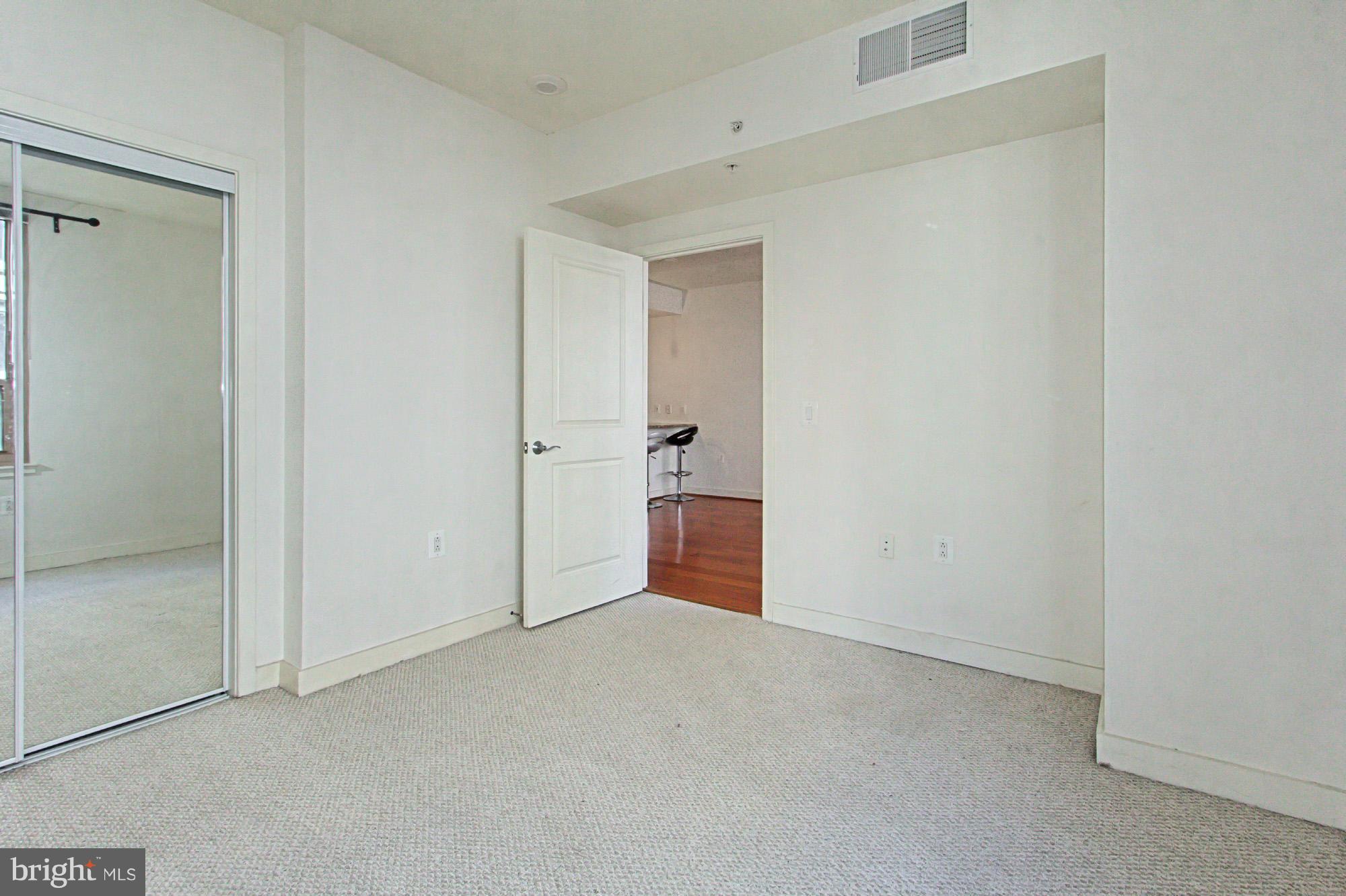 LIBERTY CENTER - Residential Lease