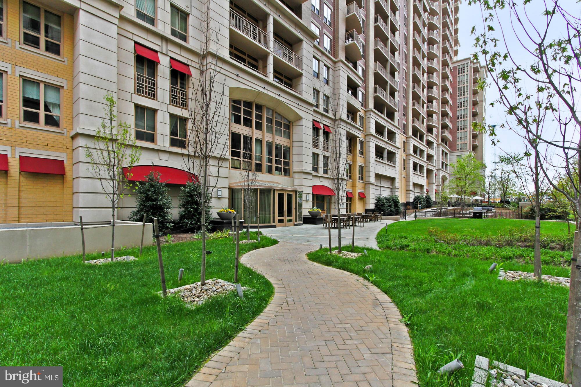 LIBERTY CENTER - Residential Lease