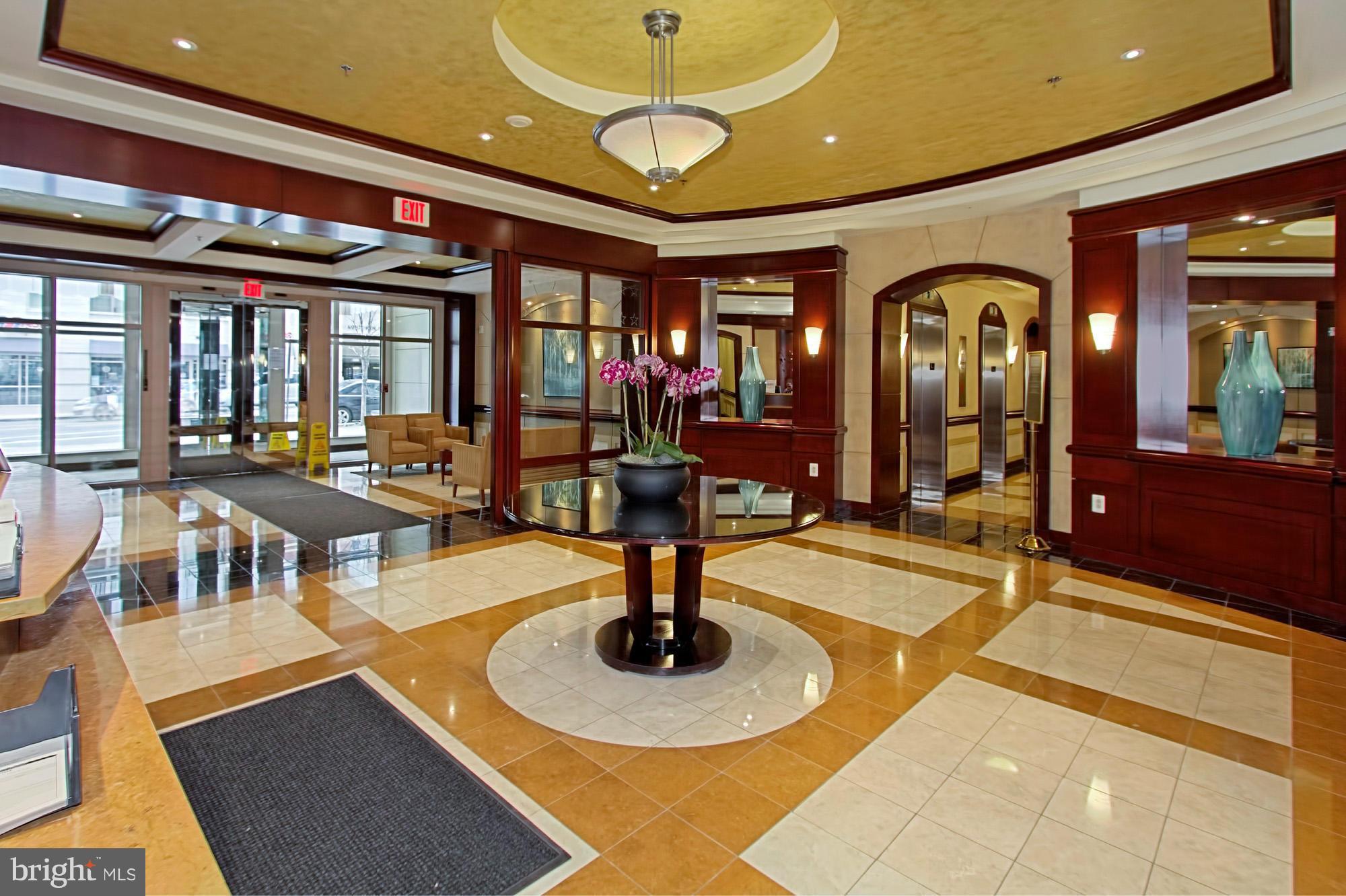 LIBERTY CENTER - Residential Lease