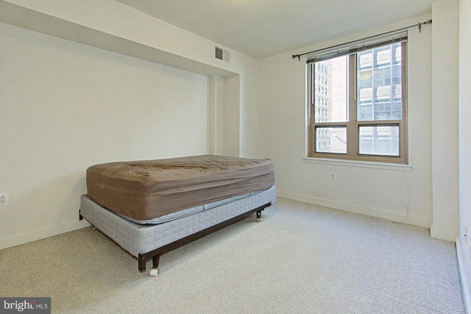 LIBERTY CENTER - Residential Lease