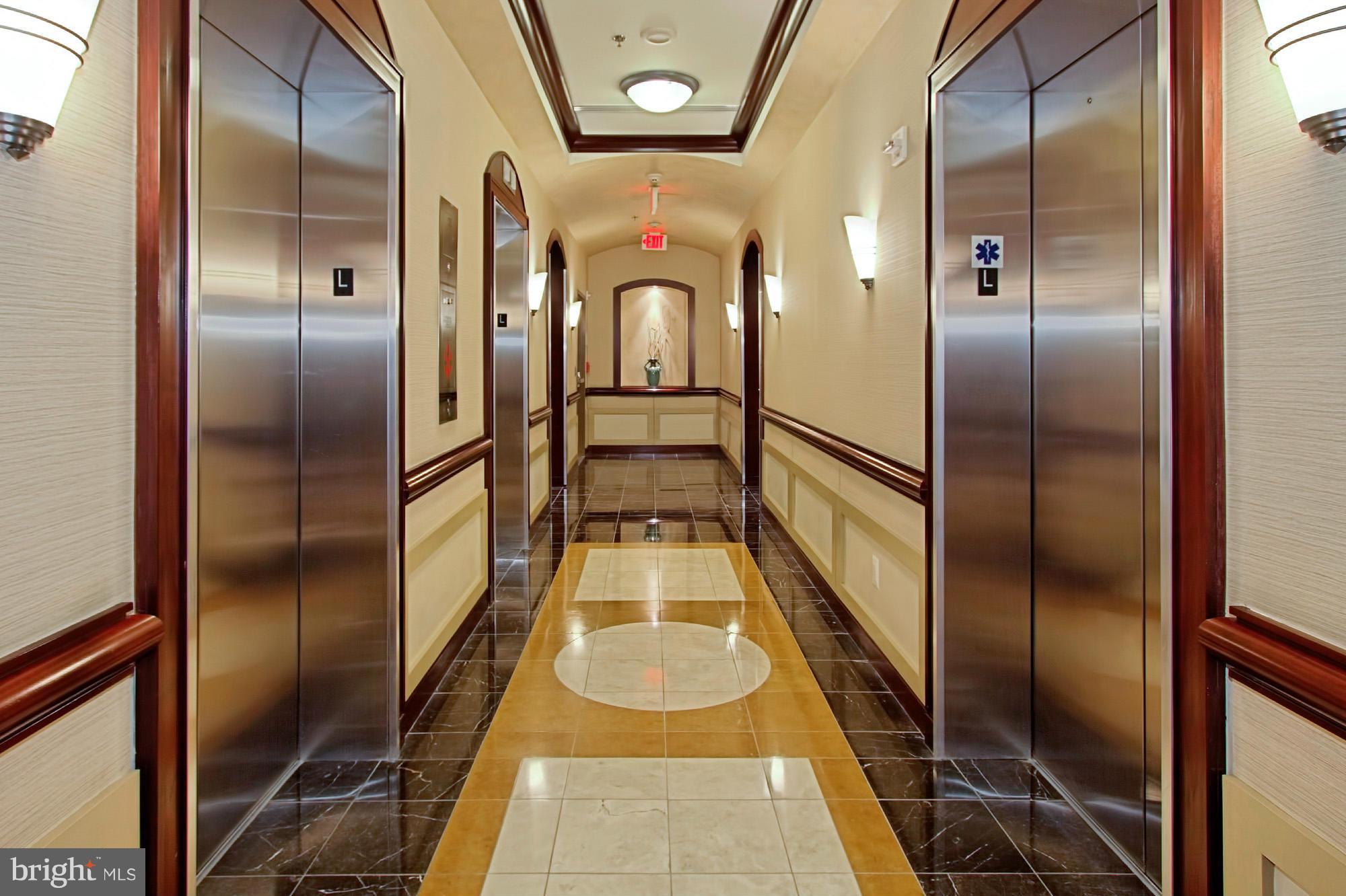 LIBERTY CENTER - Residential Lease