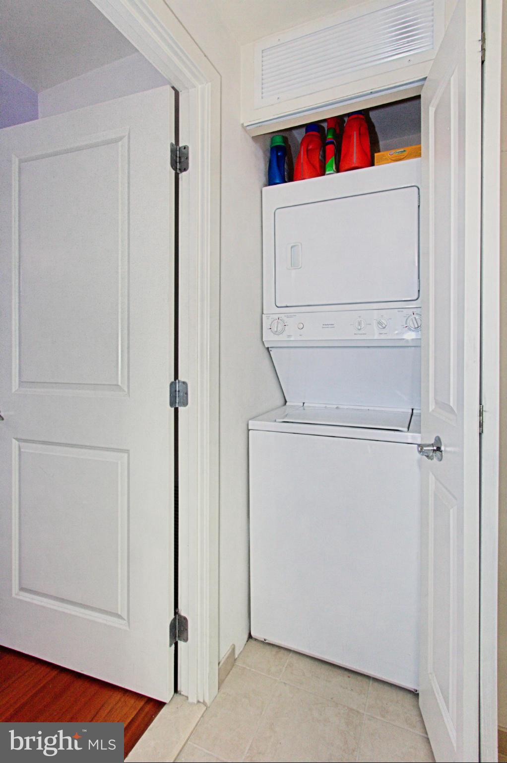 LIBERTY CENTER - Residential Lease