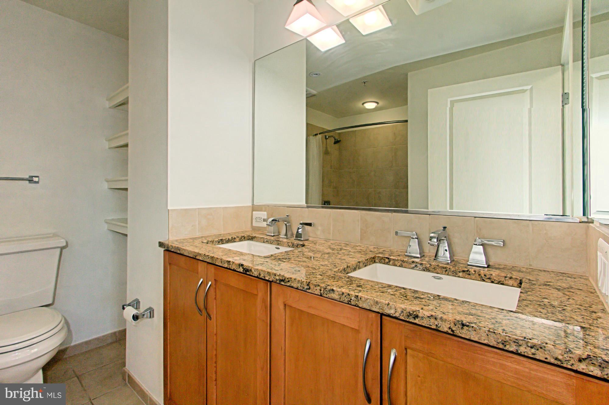 LIBERTY CENTER - Residential Lease