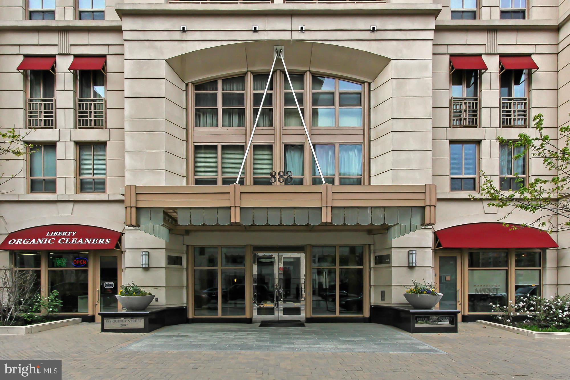 LIBERTY CENTER - Residential Lease