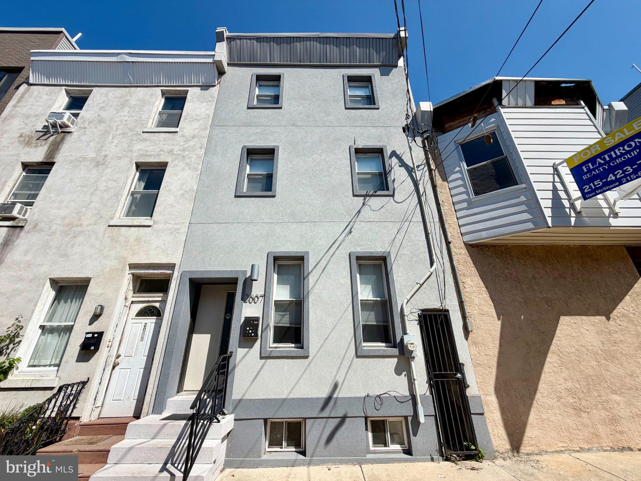 2007 E YORK STREET