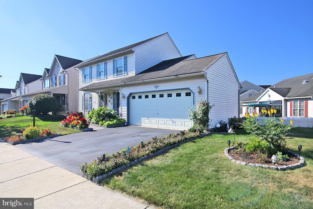 Photo of 339 Cambridge Lane, LITITZ, PA 17543 (MLS # PALA2074610)