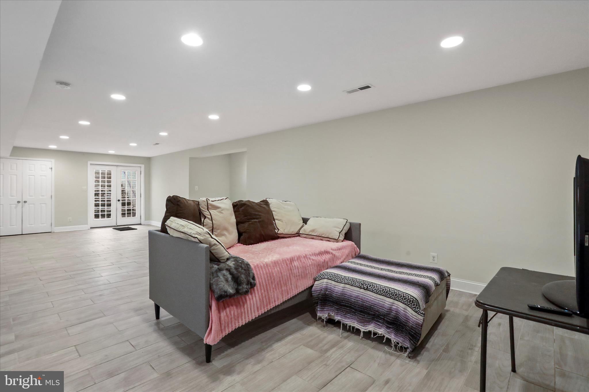 RAVENWING - Residential