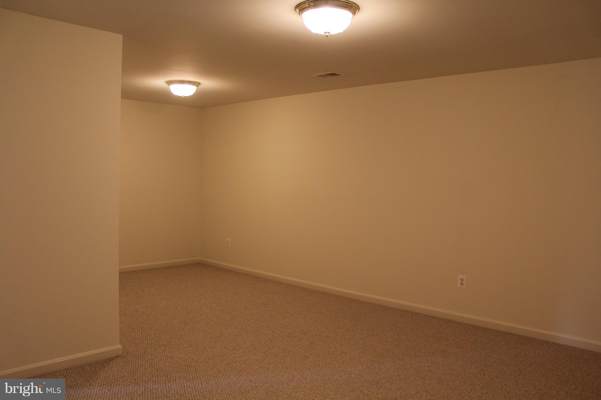 REDWOOD LAKES - Residential