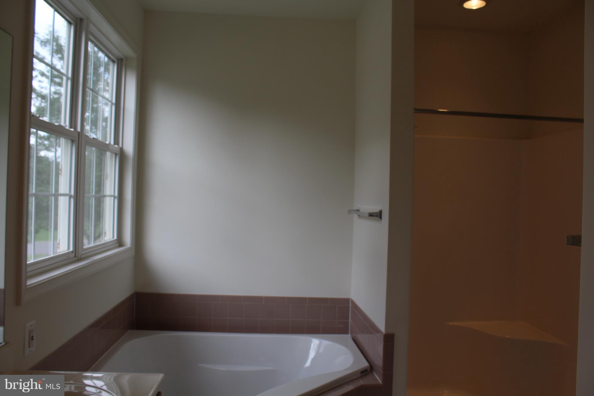 REDWOOD LAKES - Residential