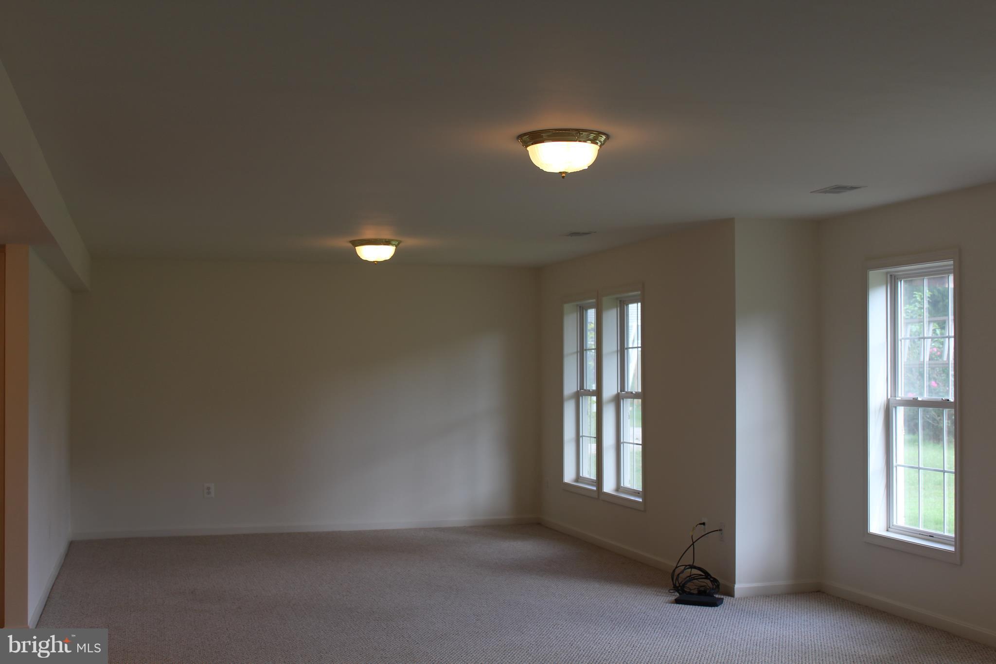 REDWOOD LAKES - Residential