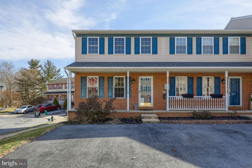 Photo of 575 CLOVERBROOK DR, EPHRATA, PA 17522 (MLS # PALA2030608)