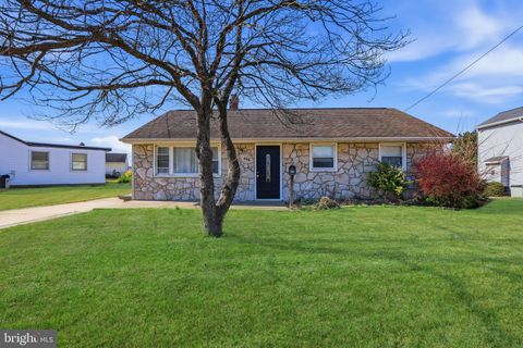 Homes For Sale - 444 Colonial Road<br/> BELLMAWR, NJ 08031