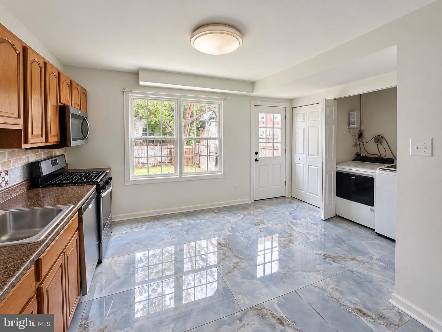 8577 PIONEER DRIVE