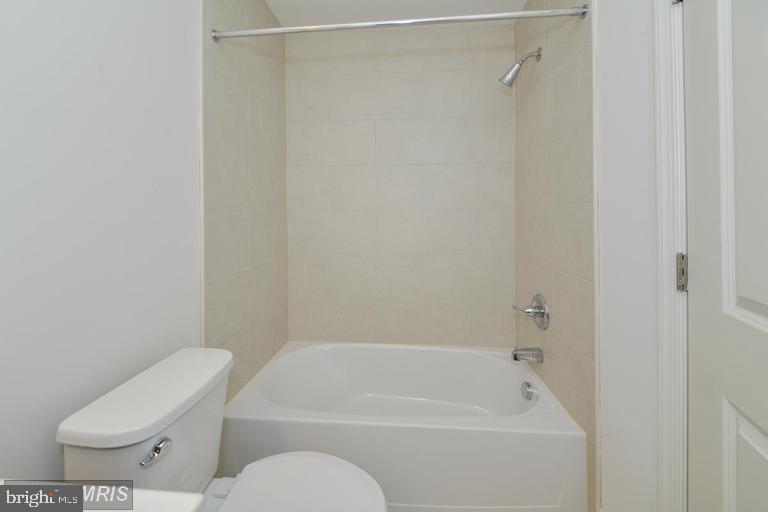 VALLEY VIEW ESTATES - Residential Lease