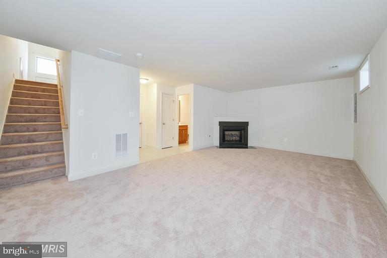 VALLEY VIEW ESTATES - Residential Lease