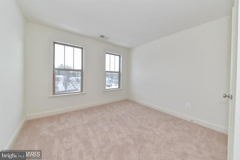 VALLEY VIEW ESTATES - Residential Lease