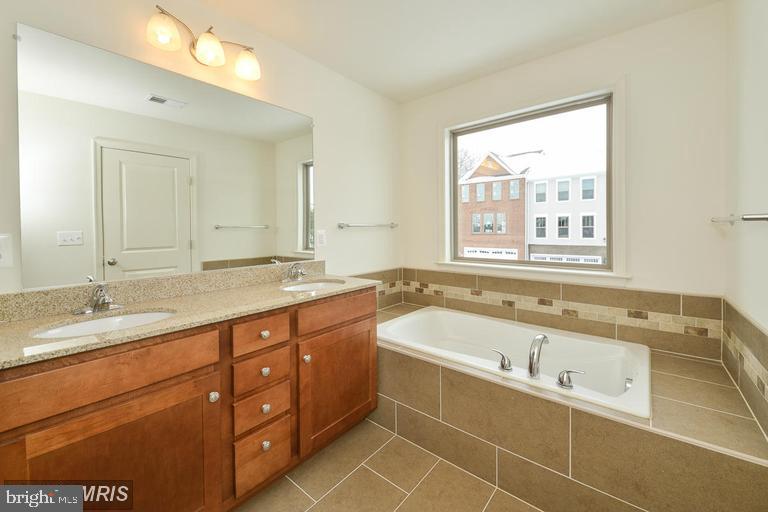 VALLEY VIEW ESTATES - Residential Lease