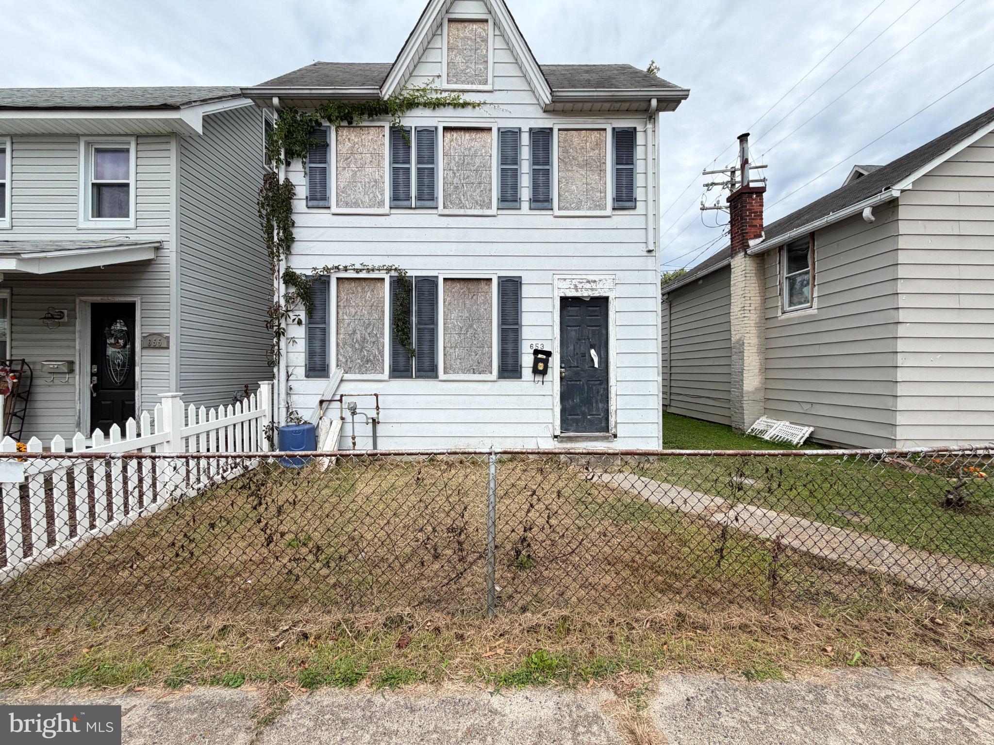 653 PENNINGTON AVENUE