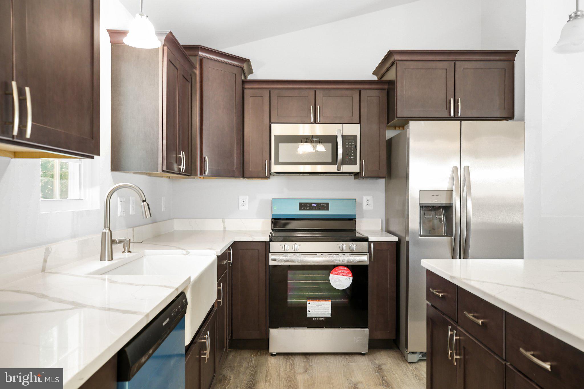 LAKE LAND OR - Residential