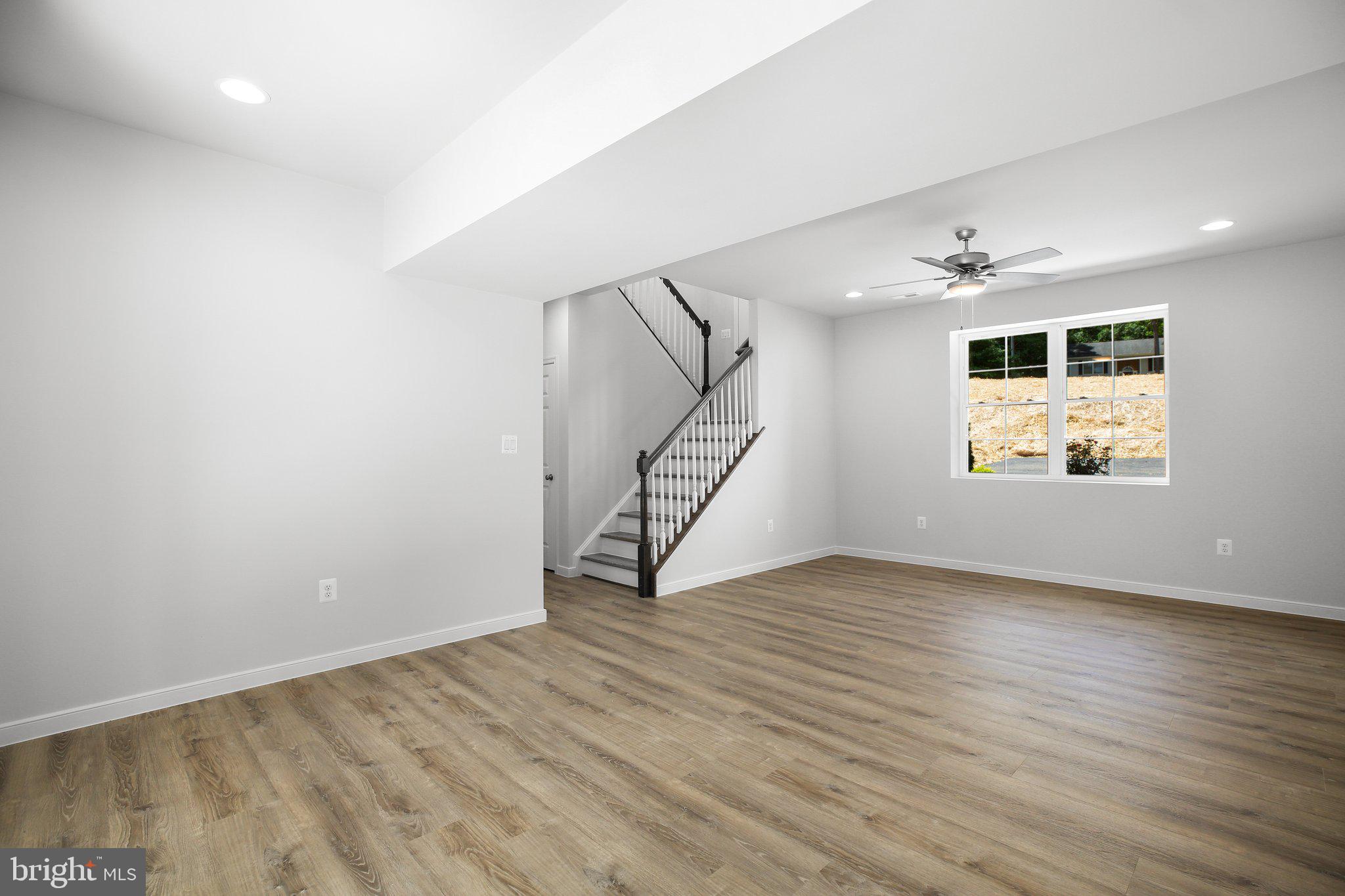 LAKE LAND OR - Residential