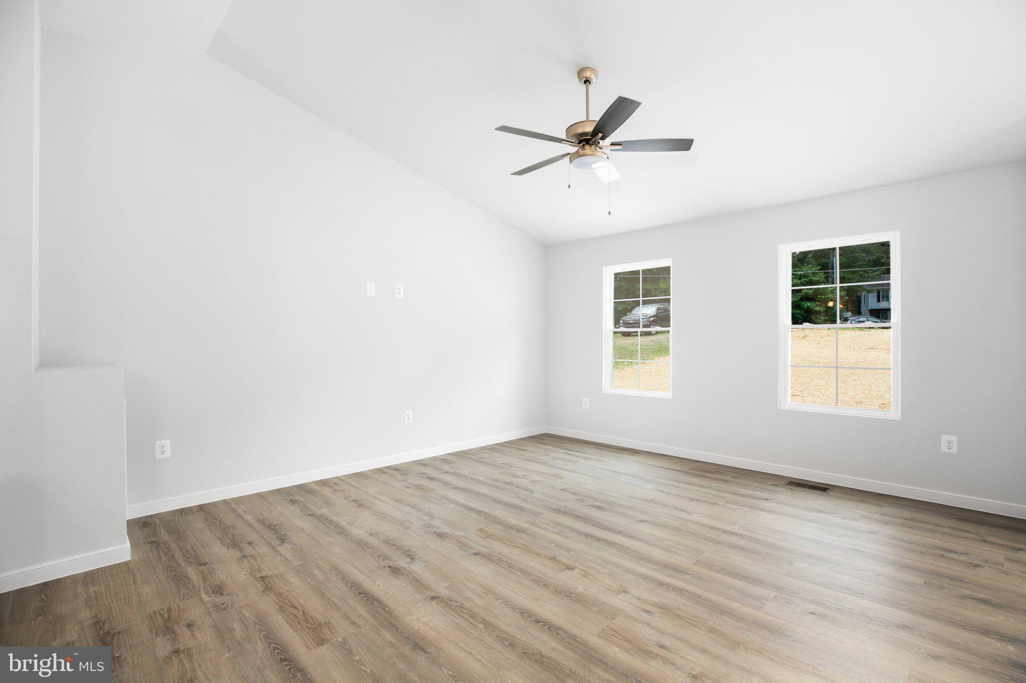 LAKE LAND OR - Residential