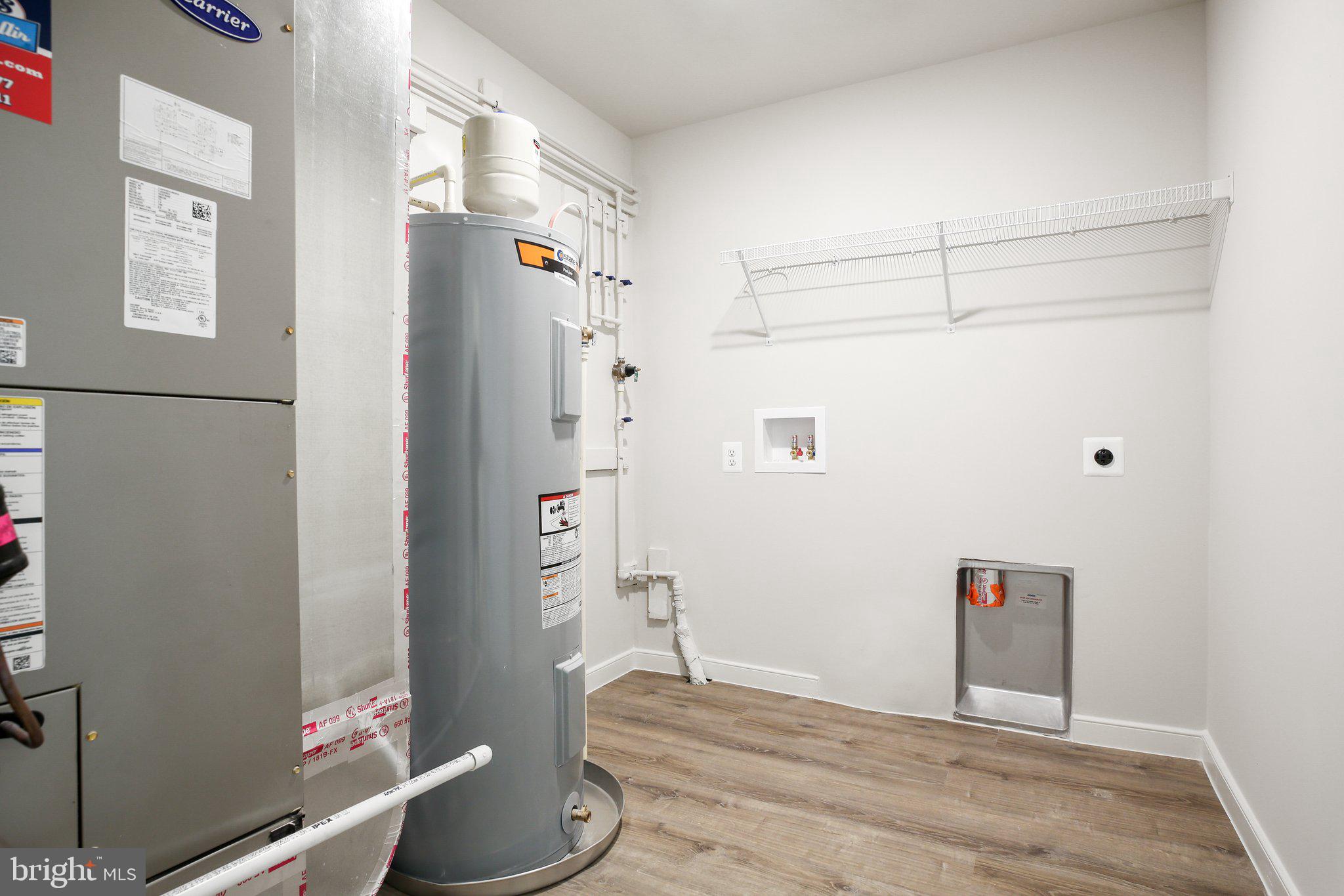 LAKE LAND OR - Residential