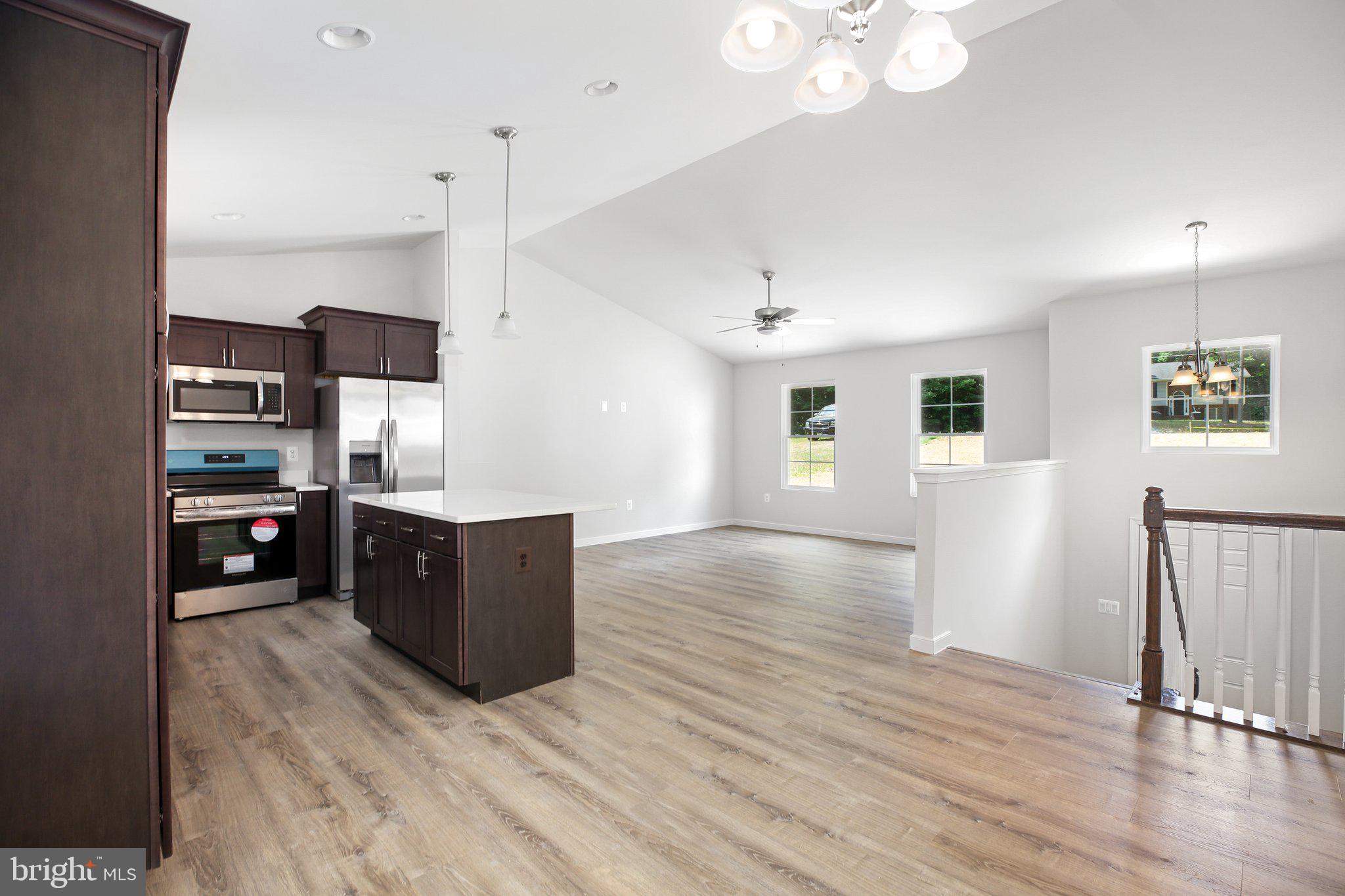 LAKE LAND OR - Residential