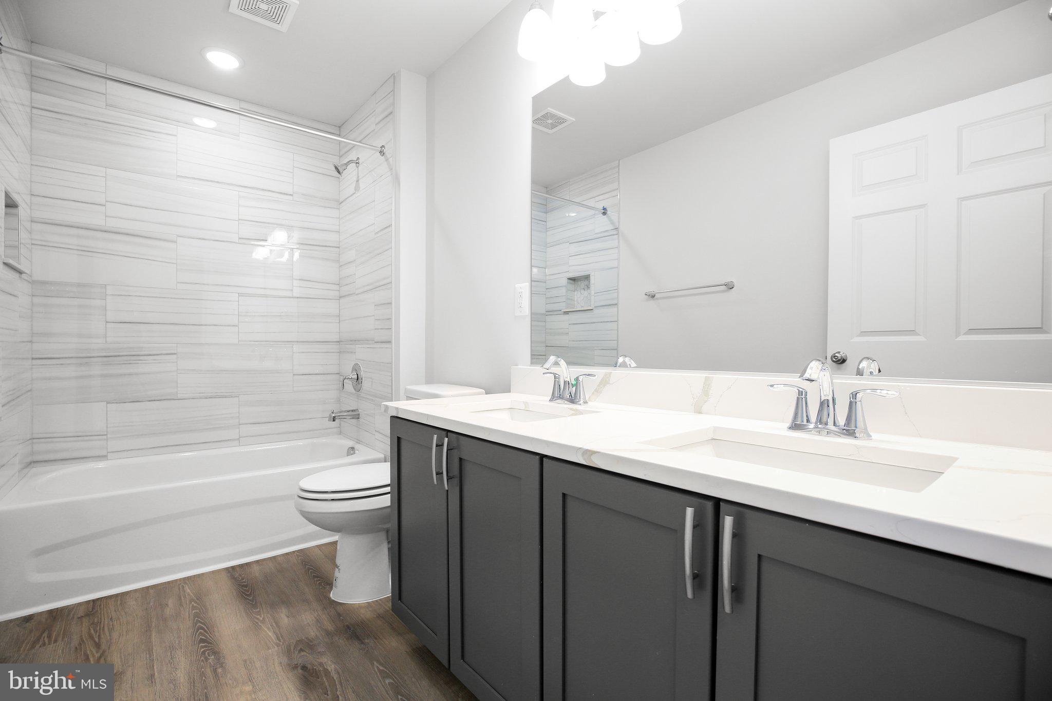 LAKE LAND OR - Residential