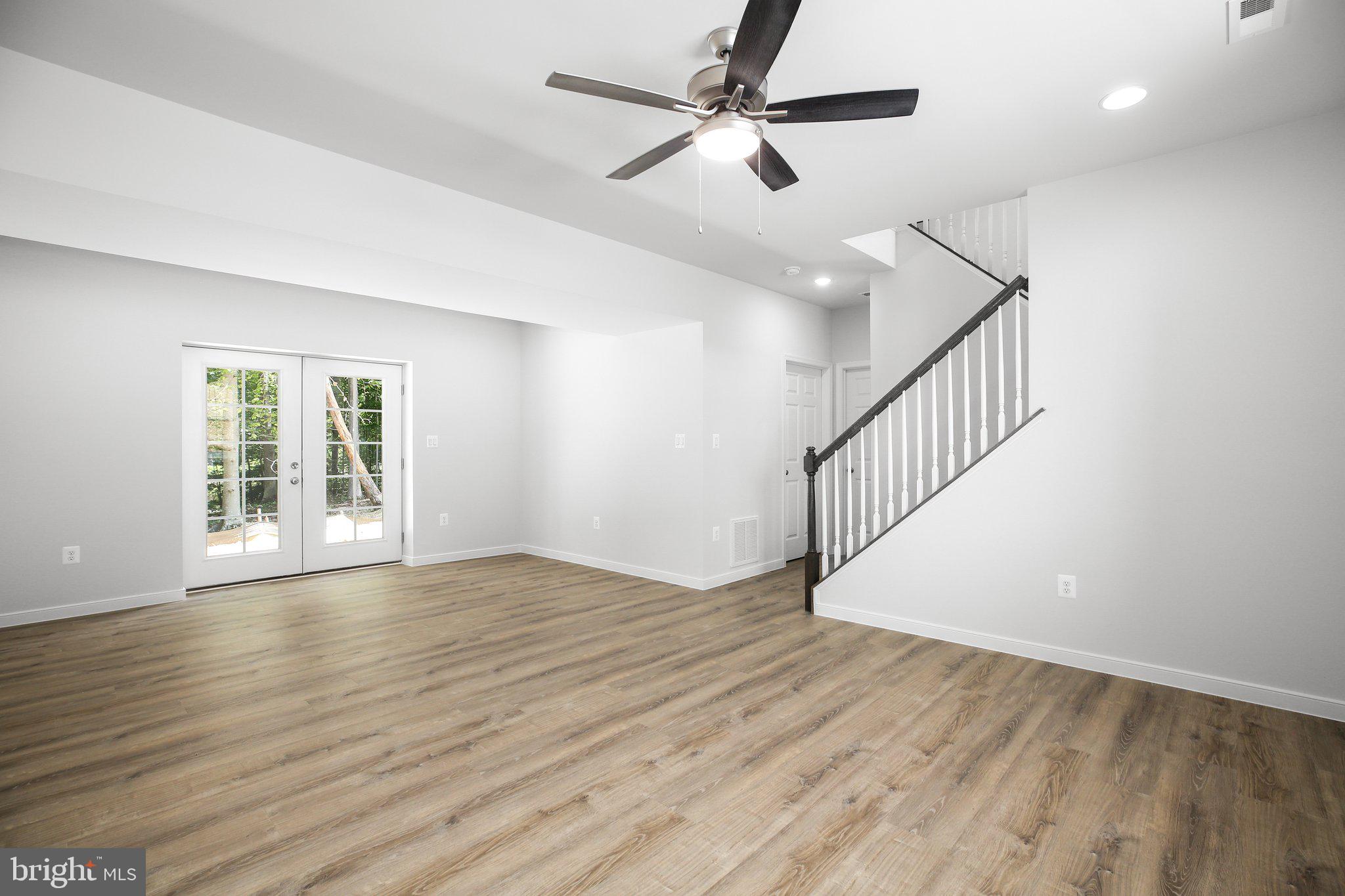 LAKE LAND OR - Residential