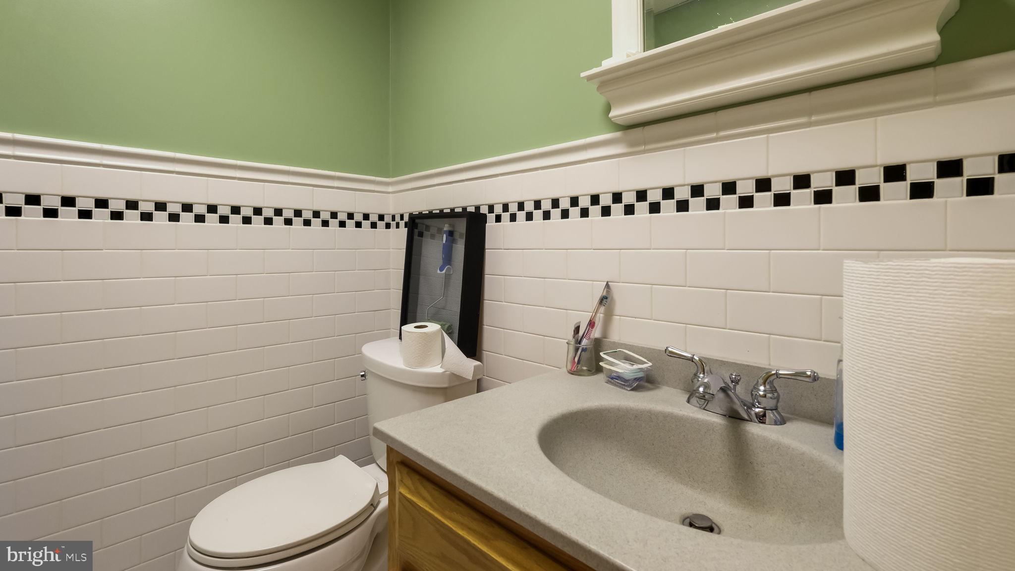 OXFORD CIRCLE - Commercial Sale