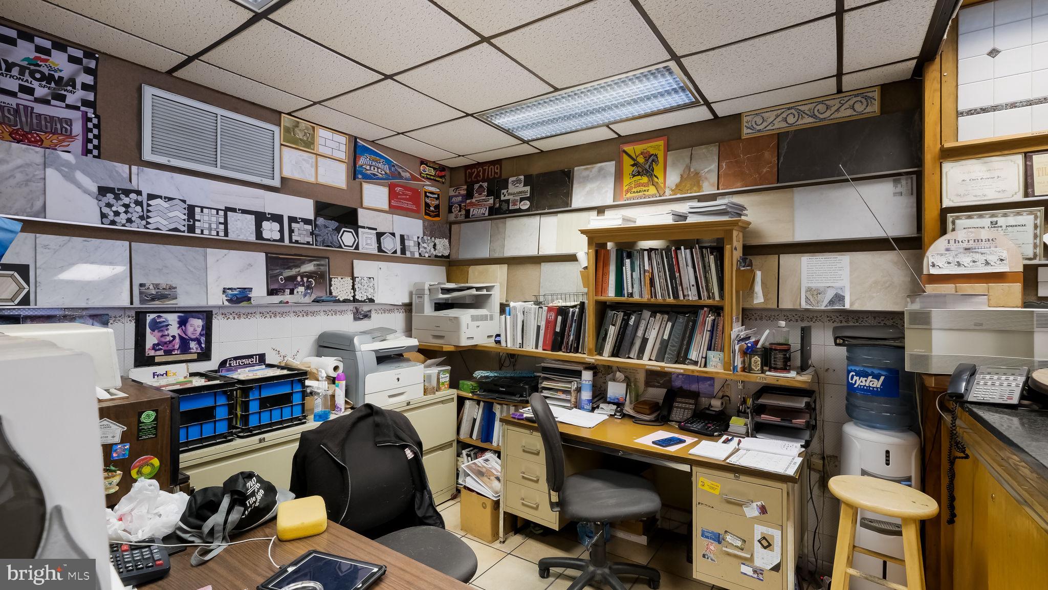OXFORD CIRCLE - Commercial Sale
