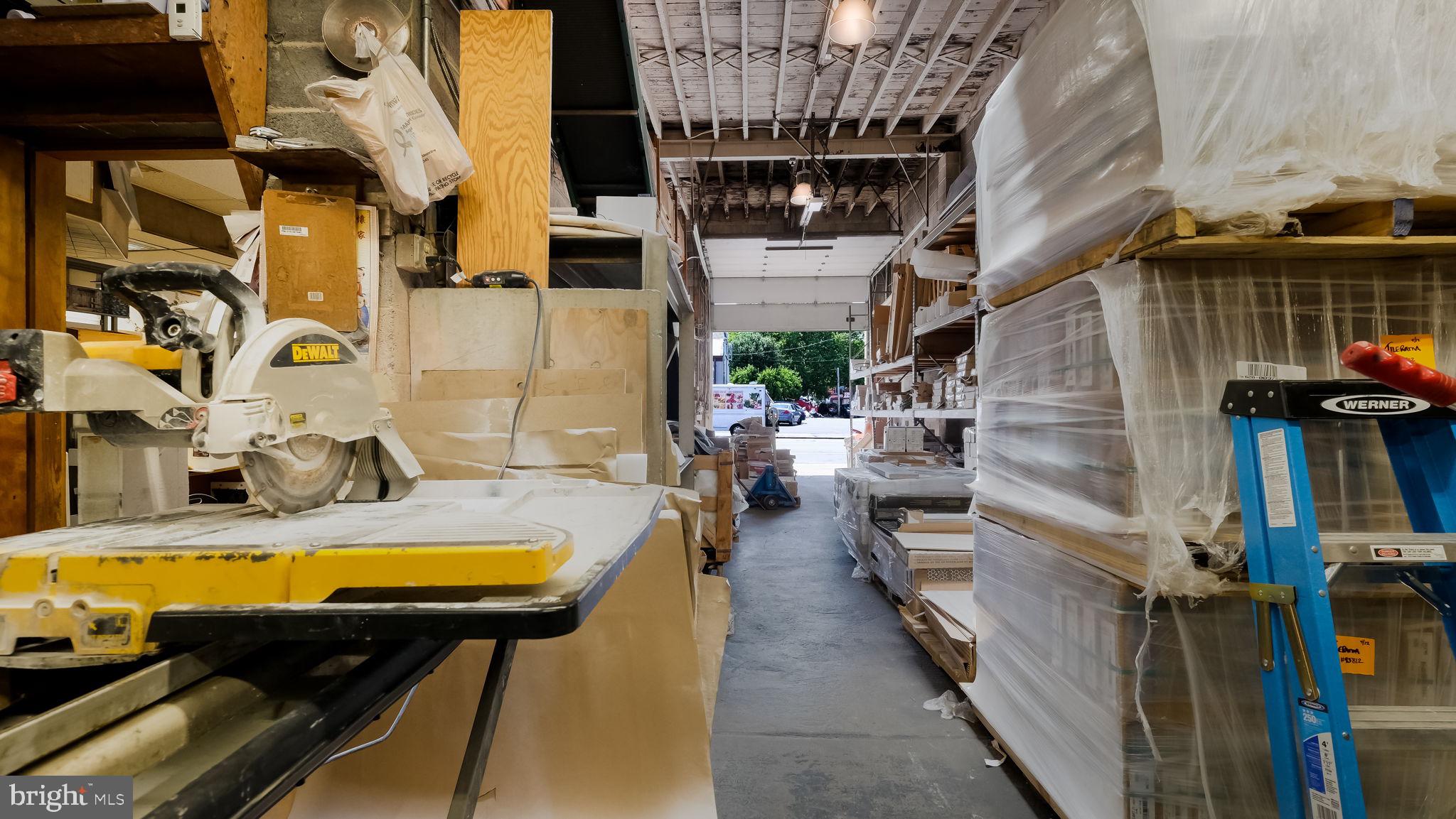 OXFORD CIRCLE - Commercial Sale