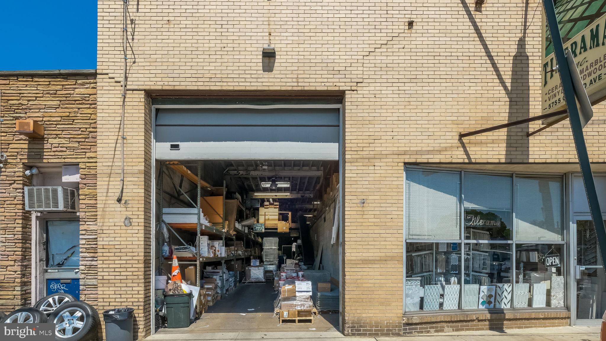 OXFORD CIRCLE - Commercial Sale