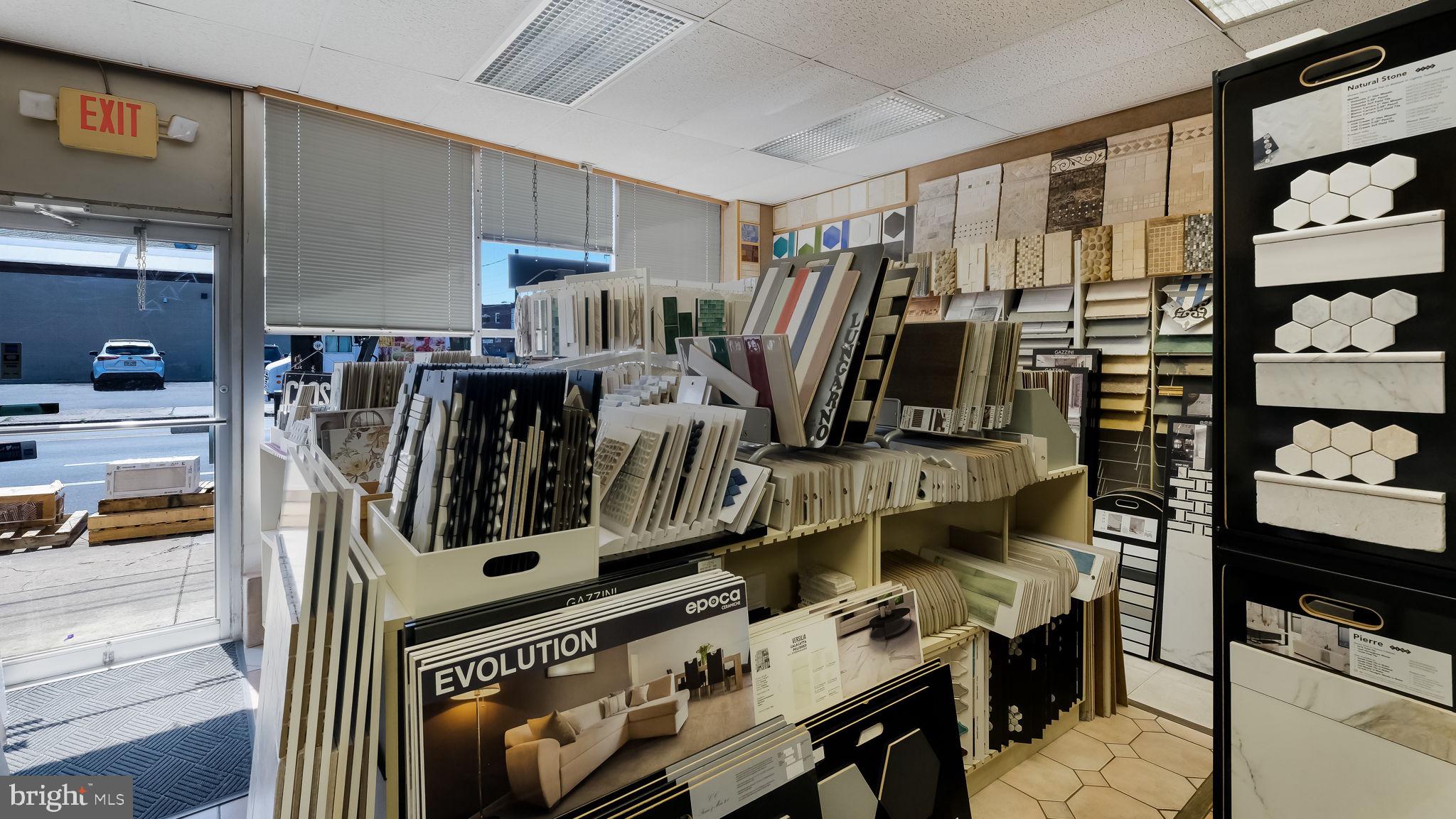 OXFORD CIRCLE - Commercial Sale