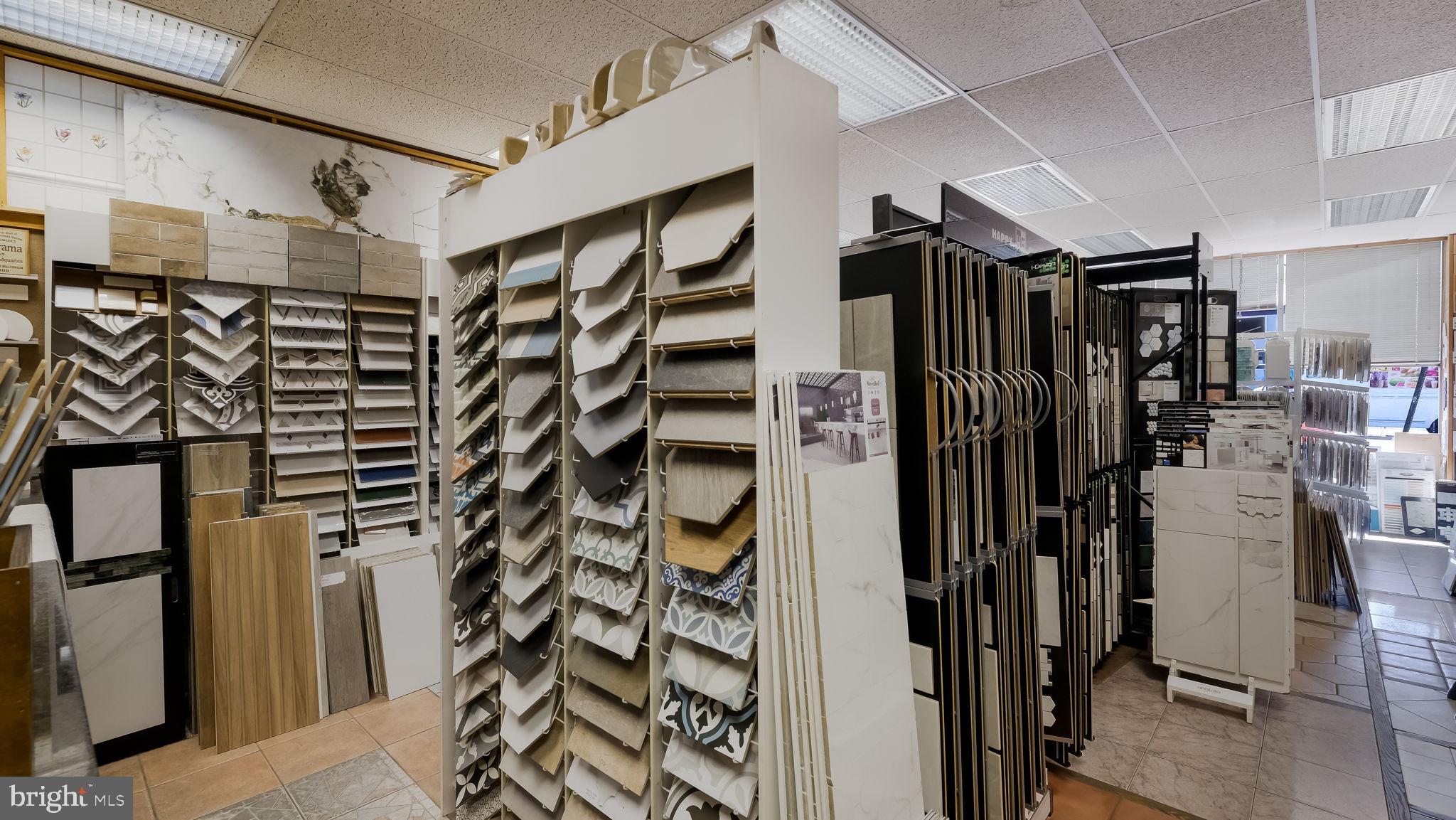 OXFORD CIRCLE - Commercial Sale
