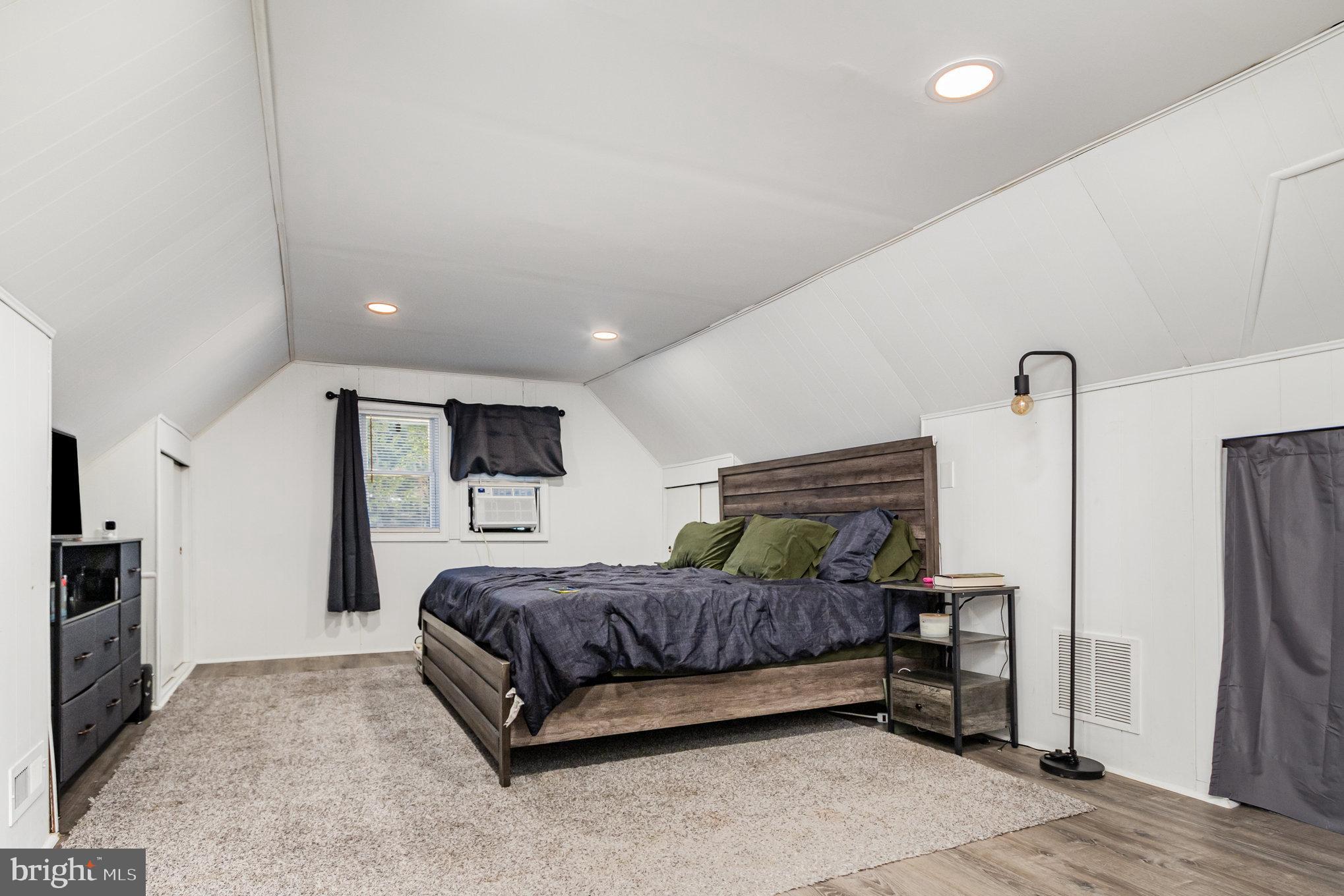 ESSEX - Residential Lease