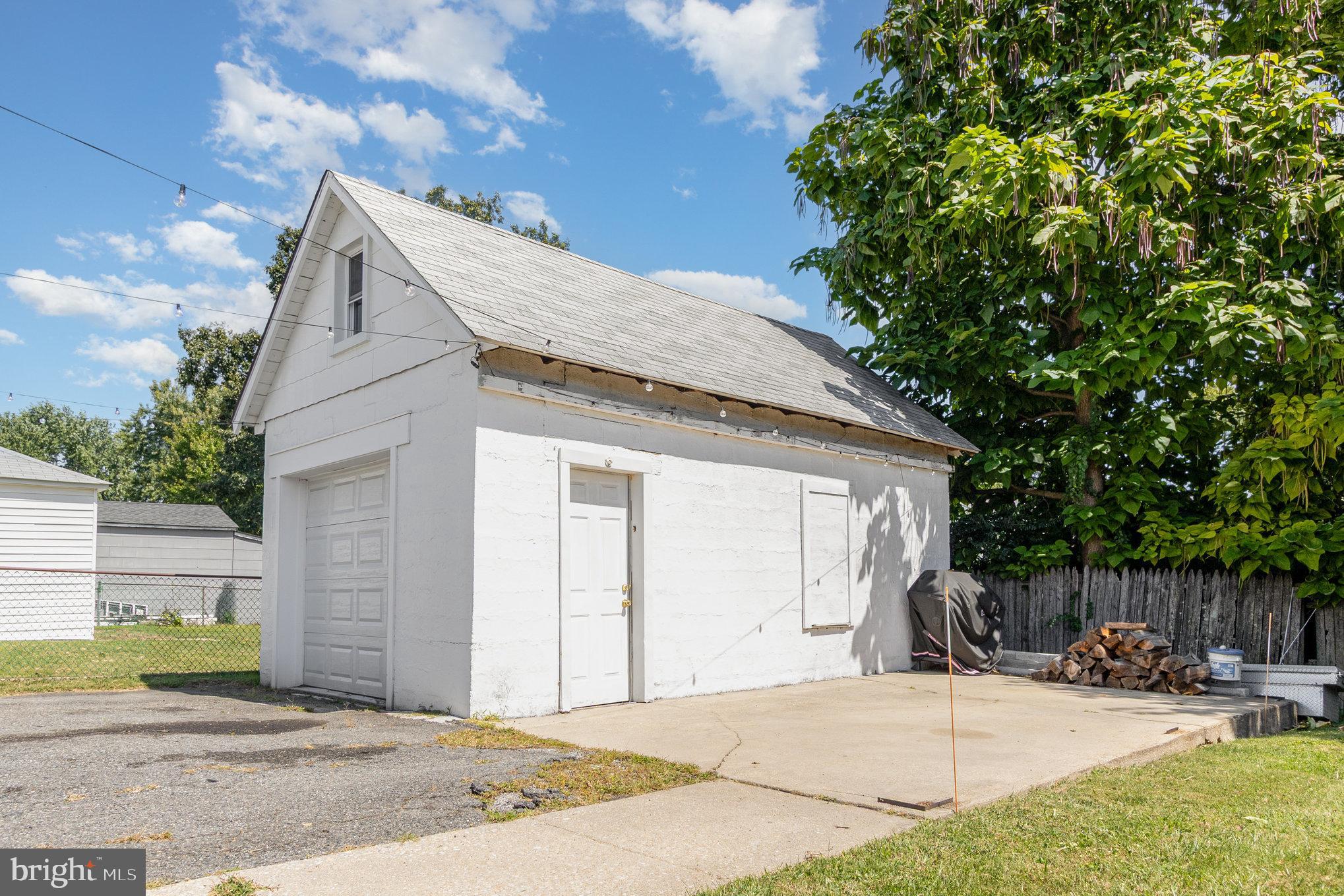 ESSEX - Residential Lease