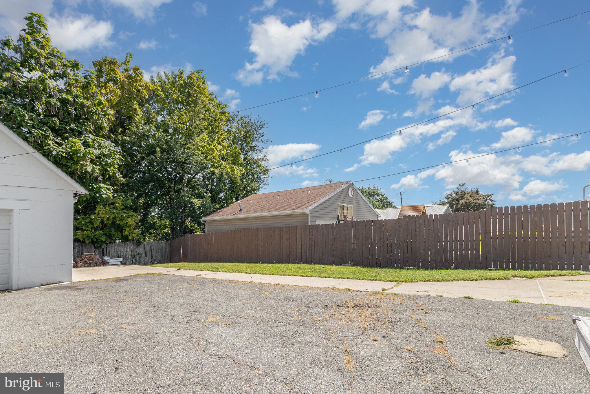 ESSEX - Residential Lease