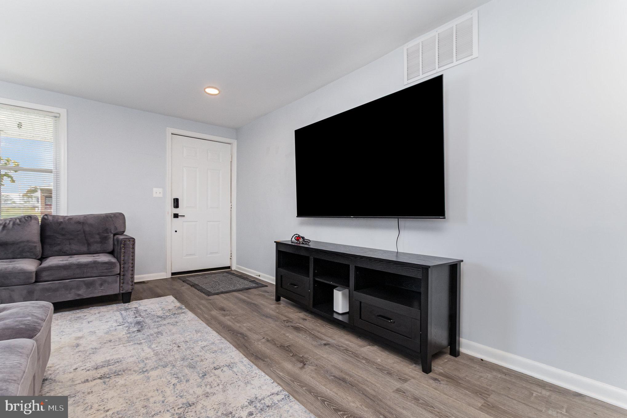 ESSEX - Residential Lease