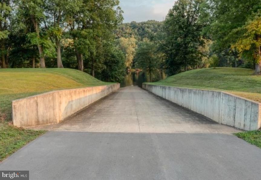 BROOKFIELD ON THE POTOMAC - Residential
