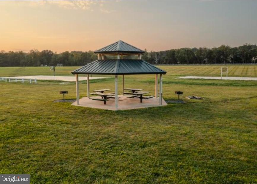 BROOKFIELD ON THE POTOMAC - Residential