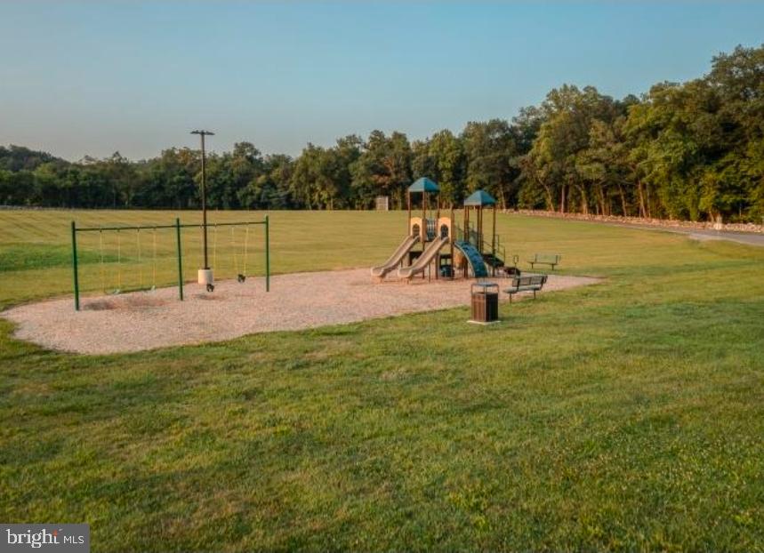 BROOKFIELD ON THE POTOMAC - Residential