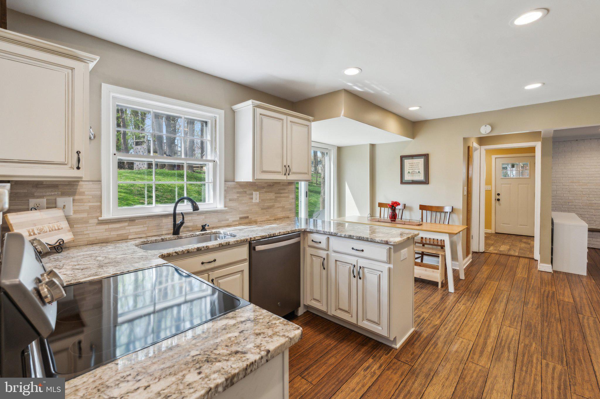 NORBECK ESTATES - Residential