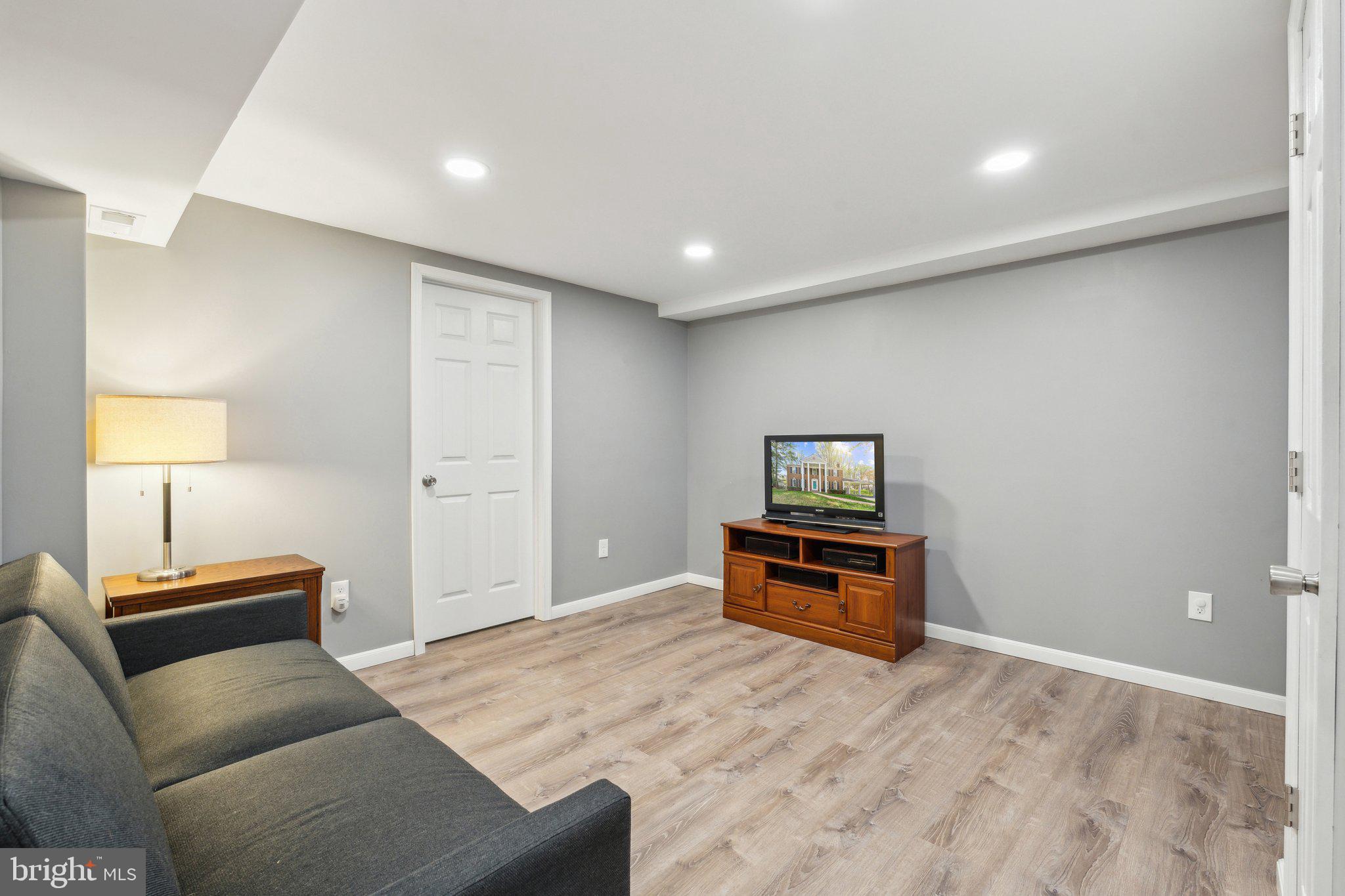 NORBECK ESTATES - Residential